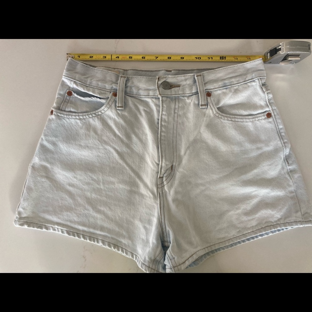 Levi’s A Line Shorts in Light Wash
